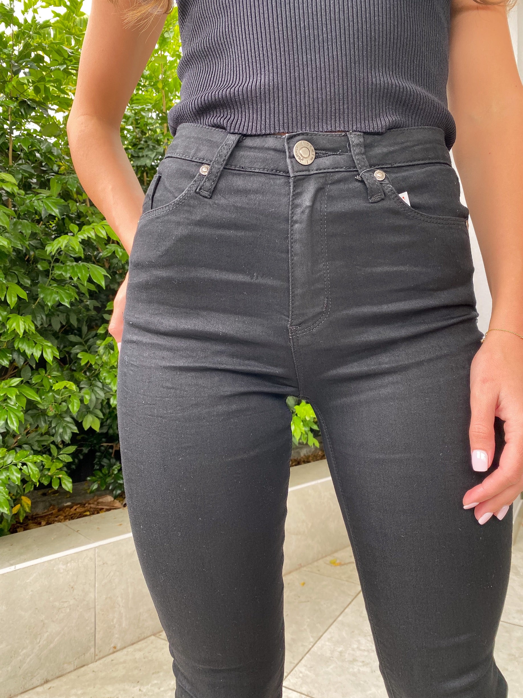 Black Ankle Jean - Image 3