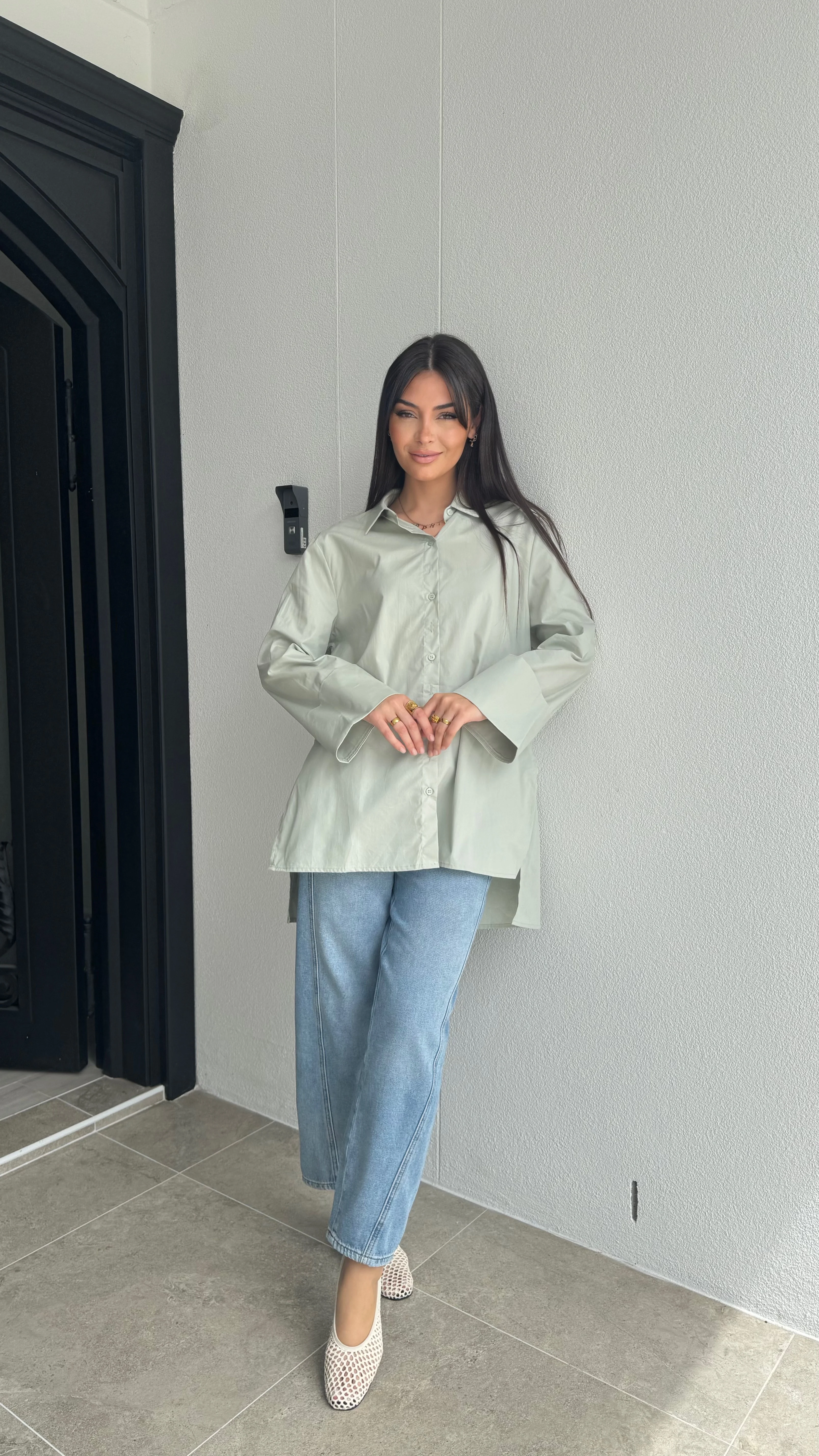 Everyday Oversized Shirt - Image 11