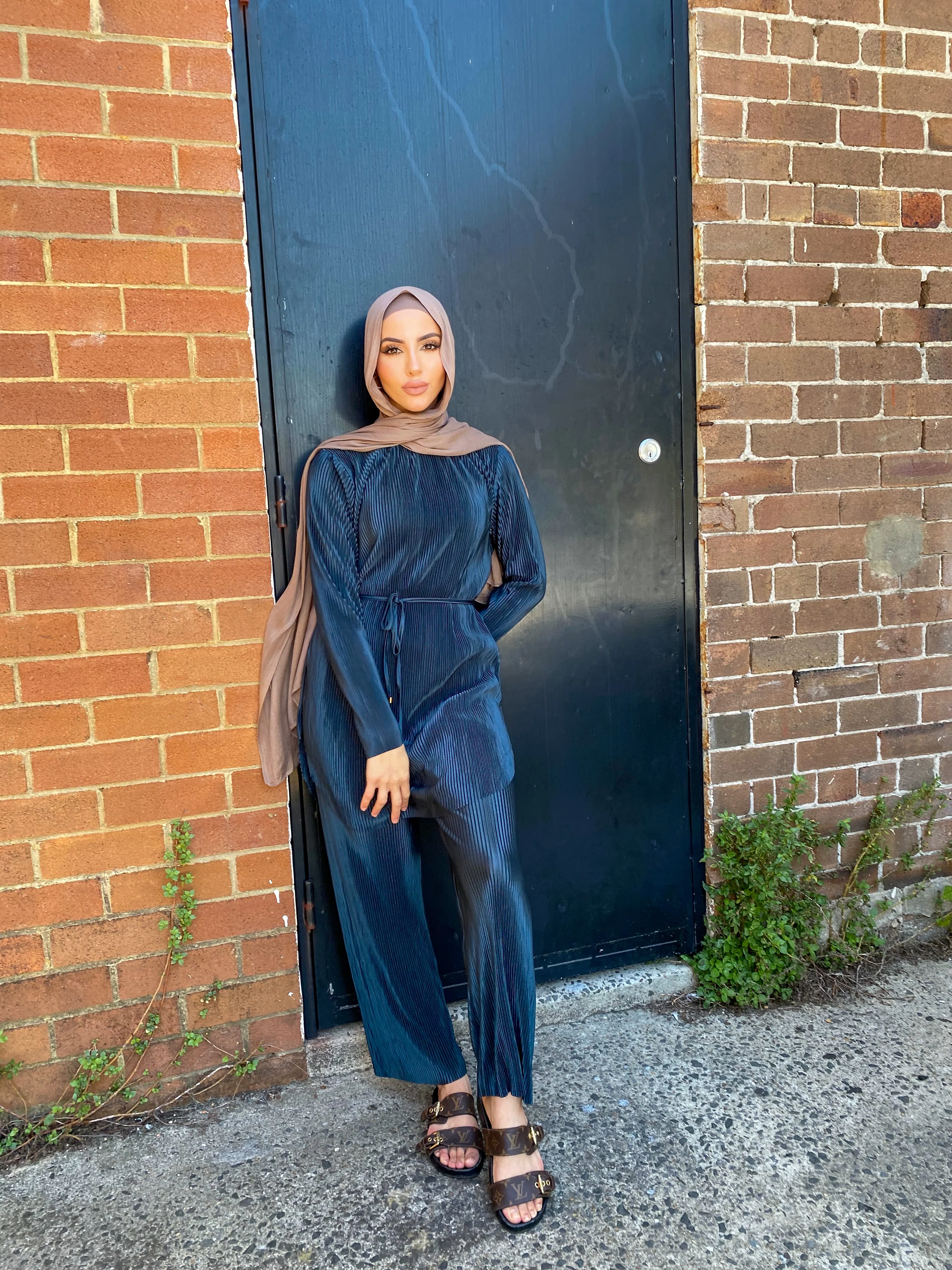 Satin Pleat Set - Image 13