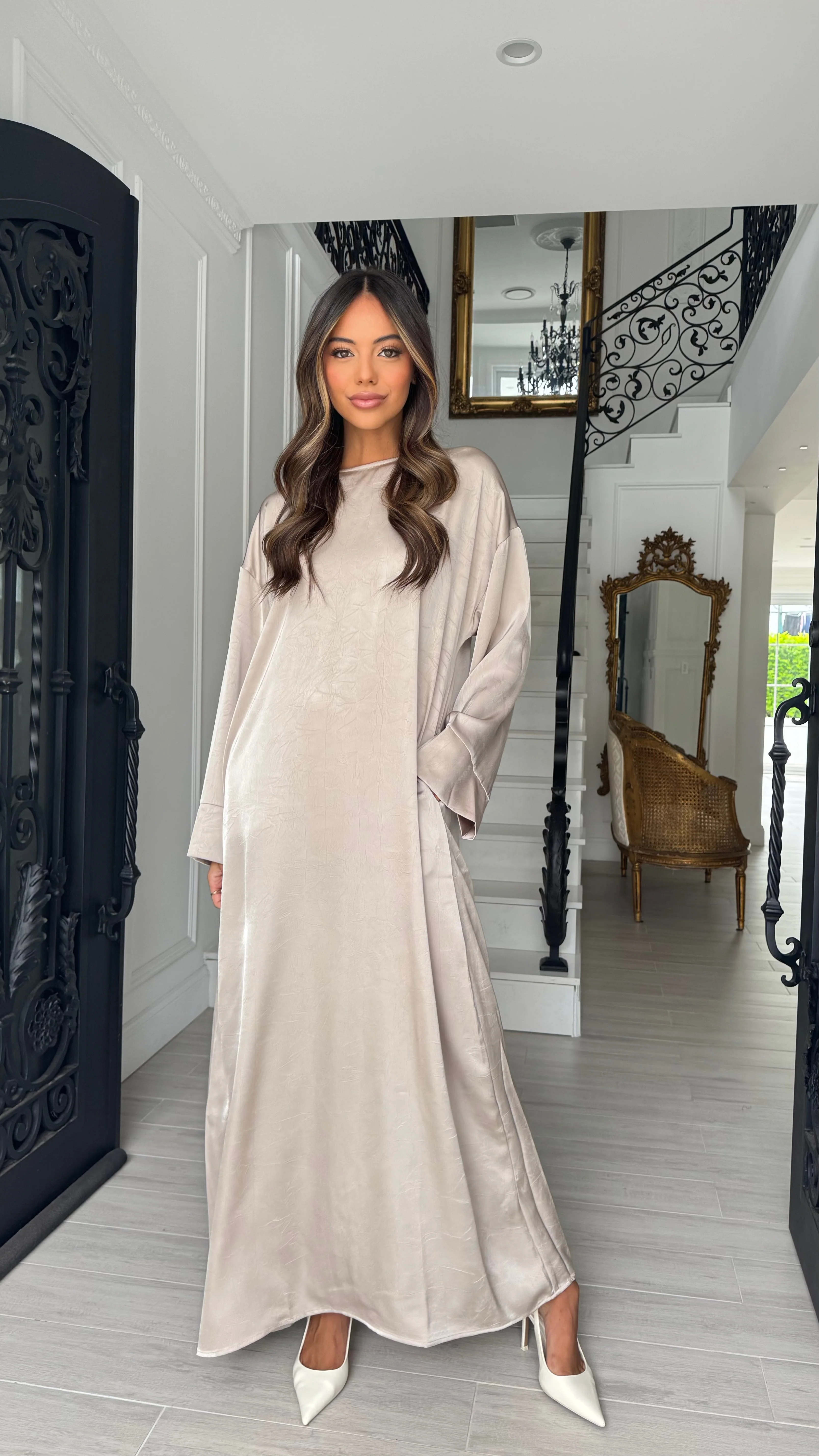 Alira Satin Abaya - Image 4